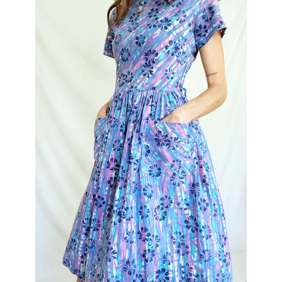 Vintage 1940s Day Dress with Pockets: Floral Cotton Midi, Novelty Print, Small - Picture 8 of 10